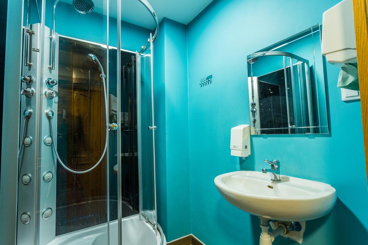 Greenwood Hostel Centrum Warsawa Bagian luar foto