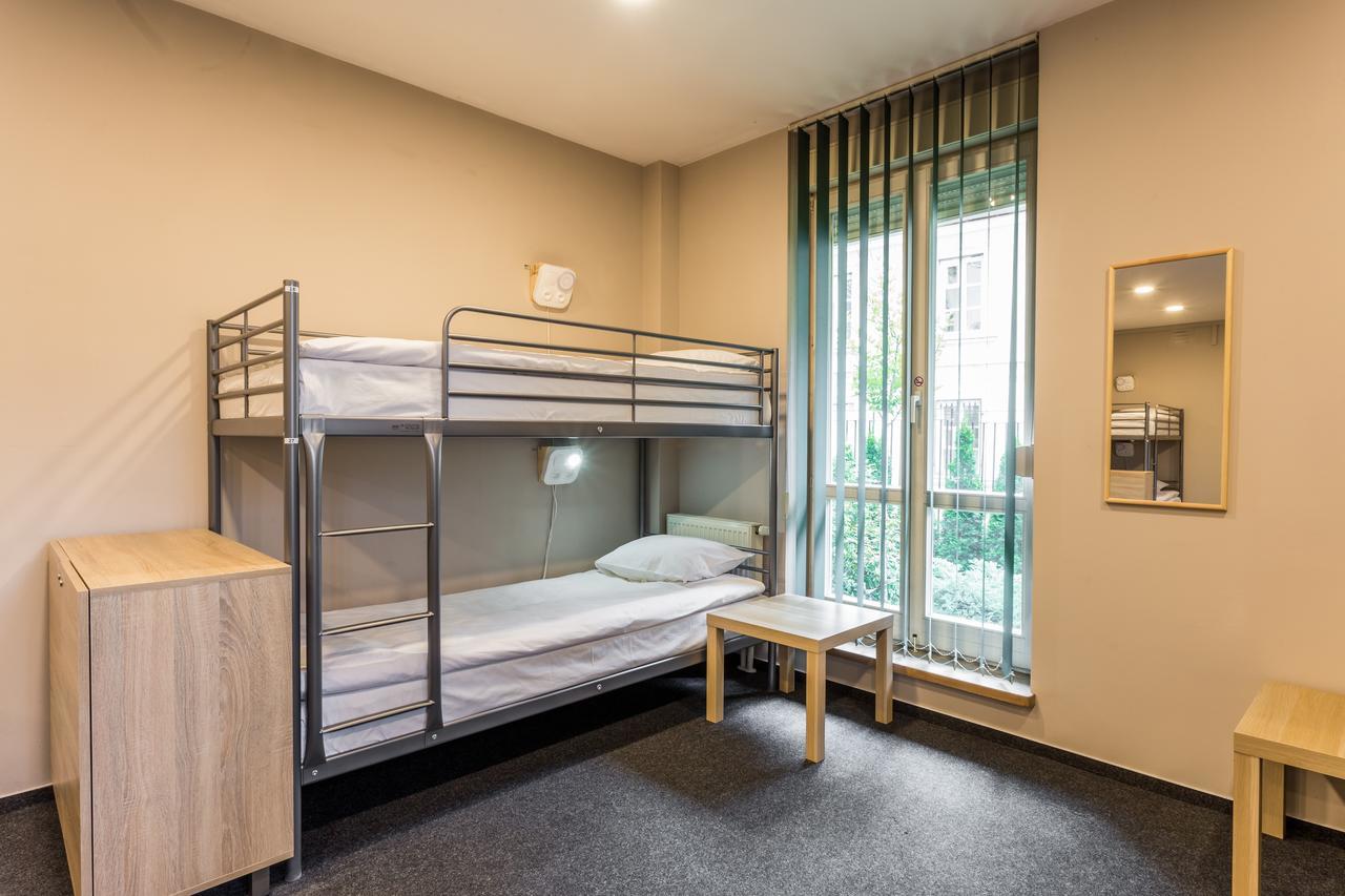 Greenwood Hostel Centrum Warsawa Bagian luar foto