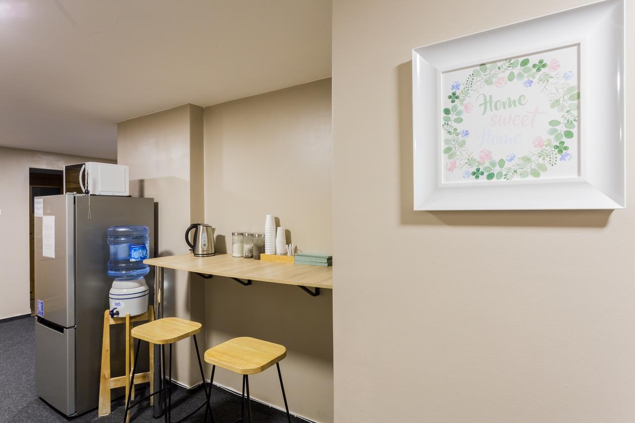 Greenwood Hostel Centrum Warsawa Bagian luar foto