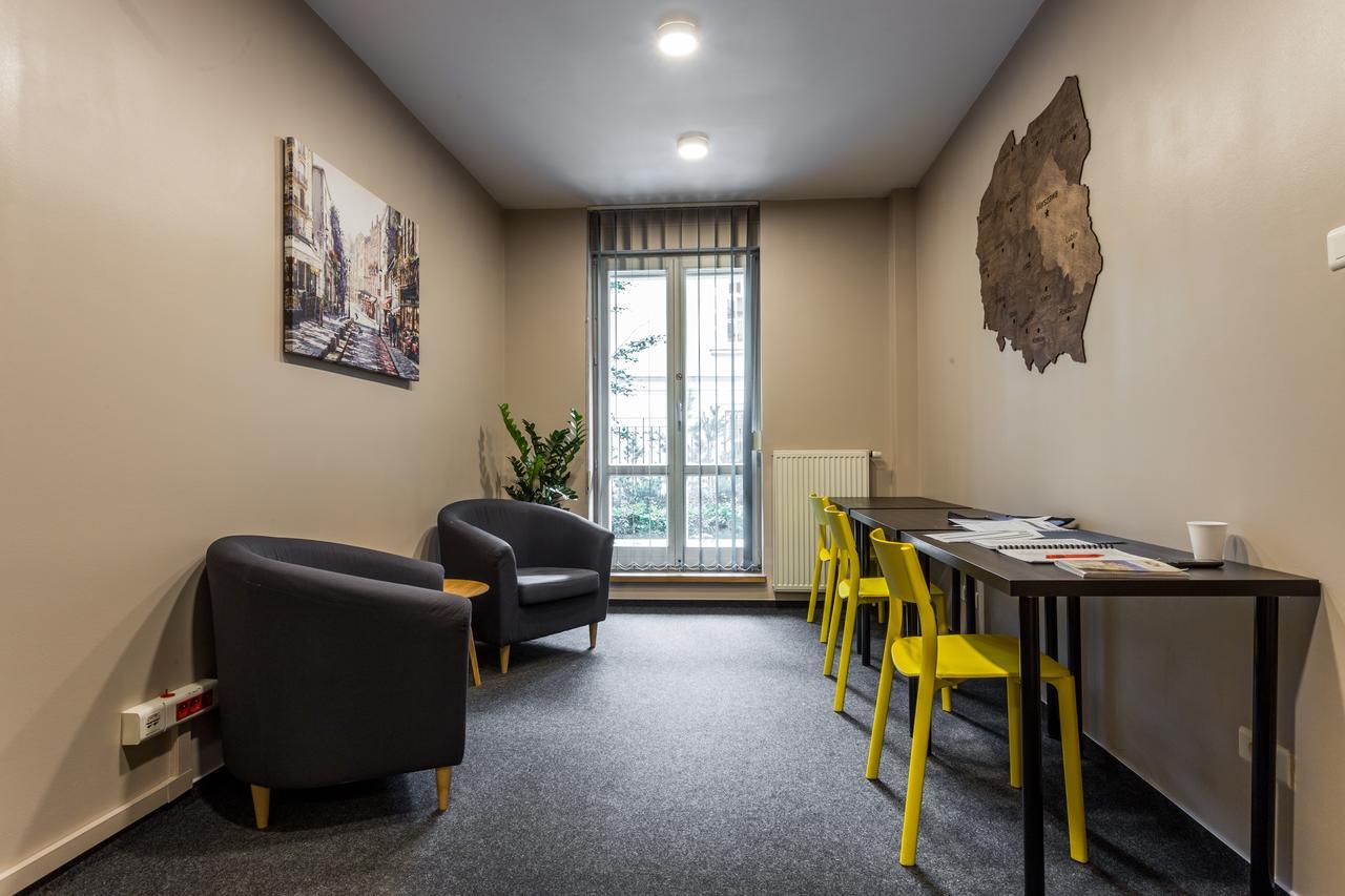 Greenwood Hostel Centrum Warsawa Bagian luar foto