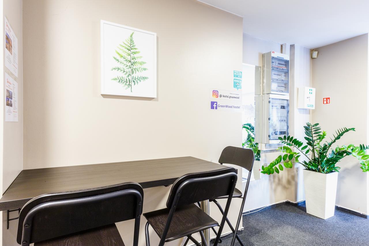 Greenwood Hostel Centrum Warsawa Bagian luar foto